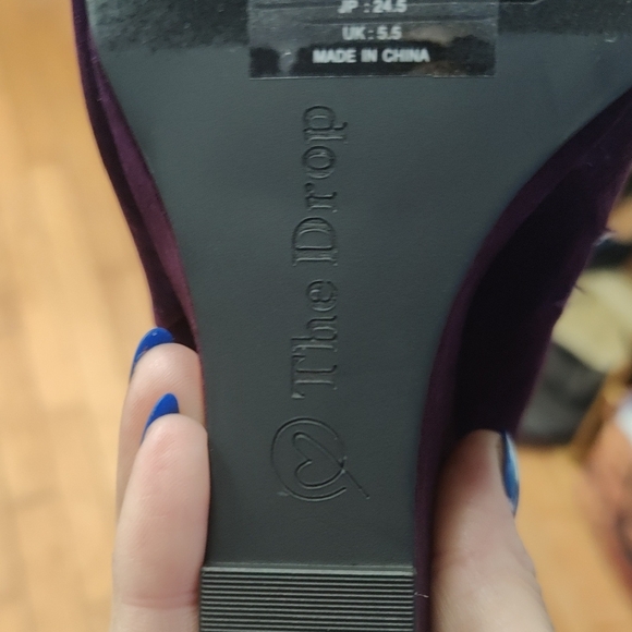 Chic Velvet Heeled Boots in Deep Purple - Picture 5 of 6